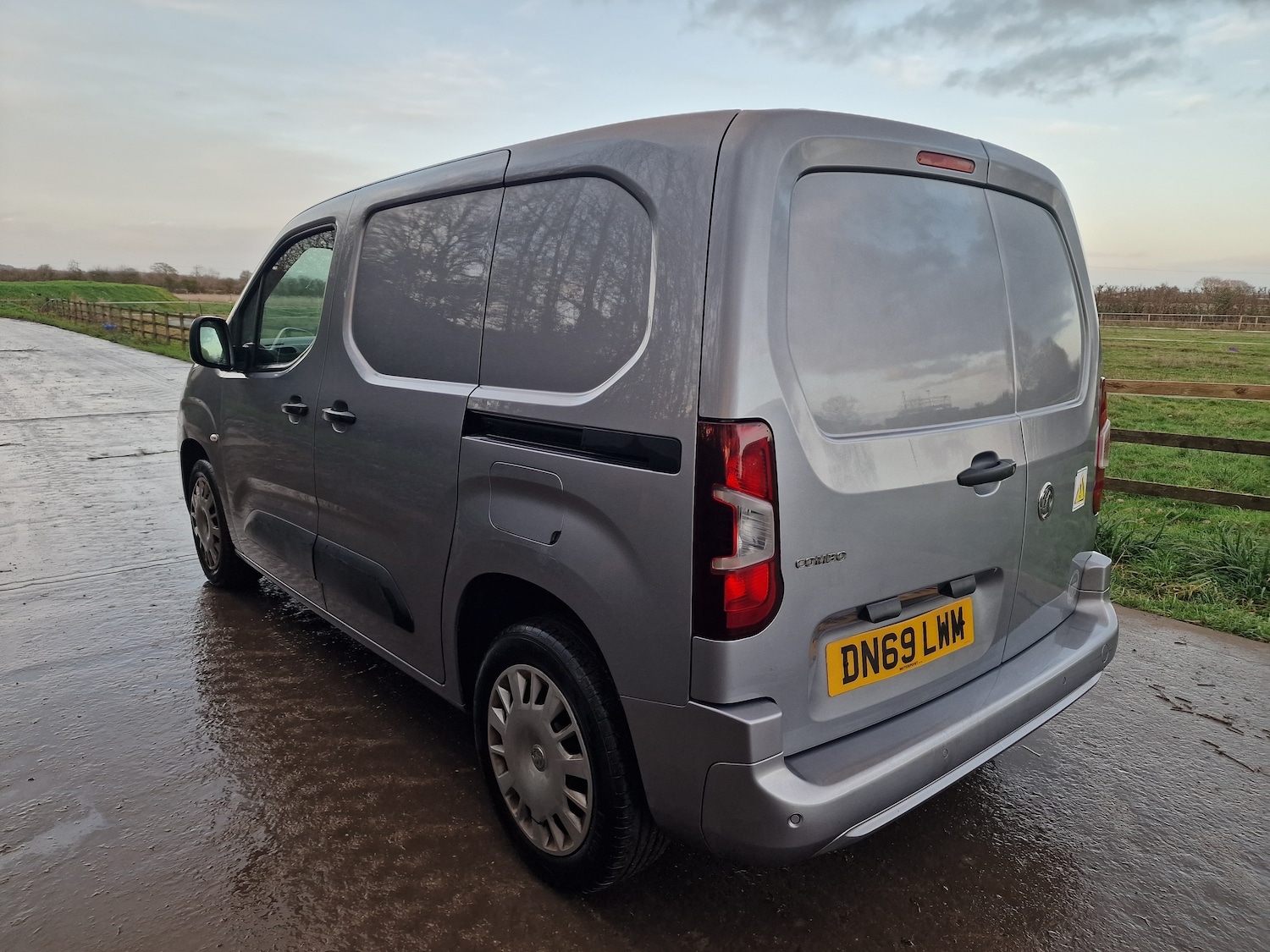 Used Vauxhall Combo 2019 for sale - 76919880: Photo 5