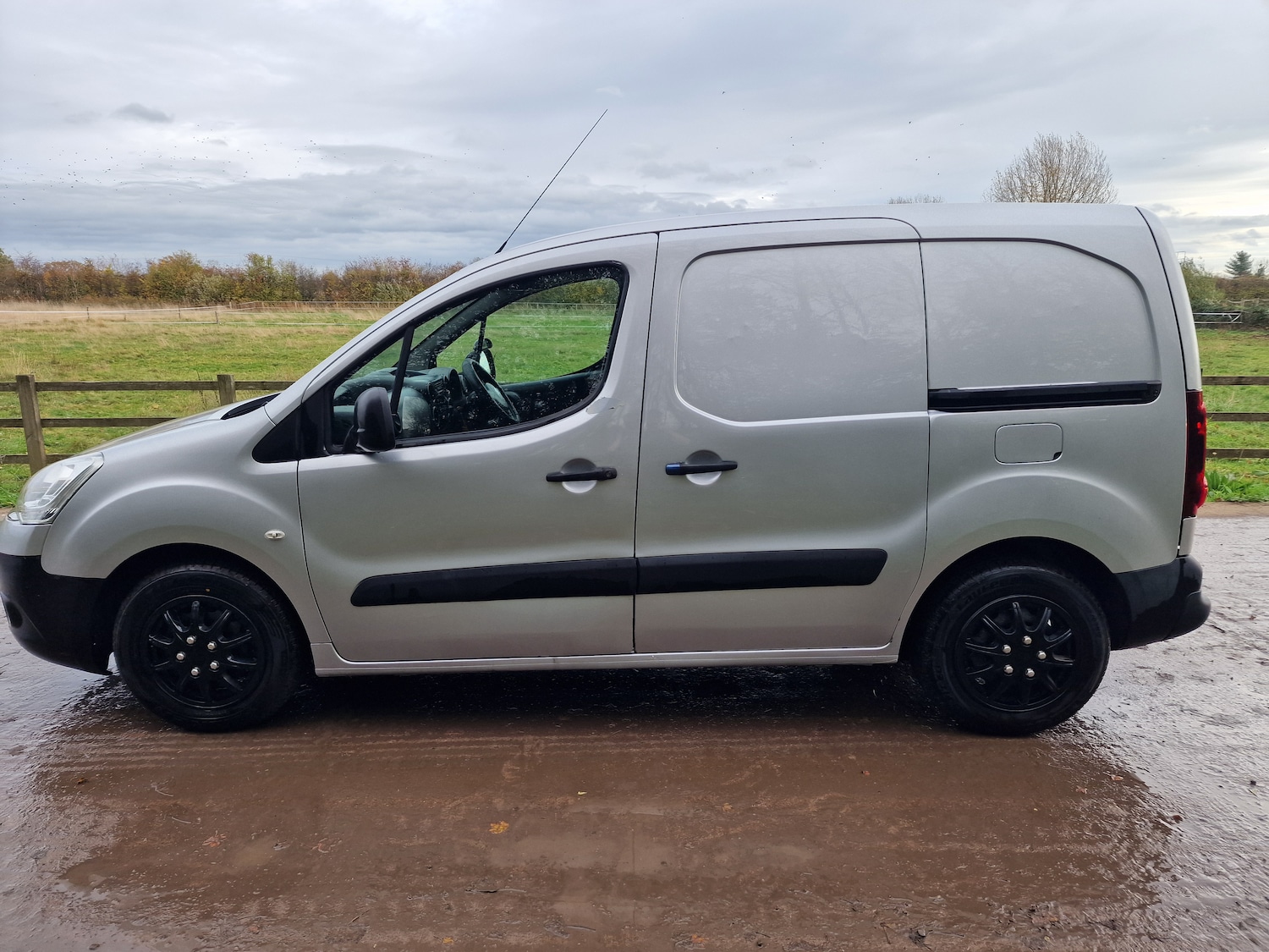 Used Citroen Berlingo 2015 for sale - 76470628: Photo 9
