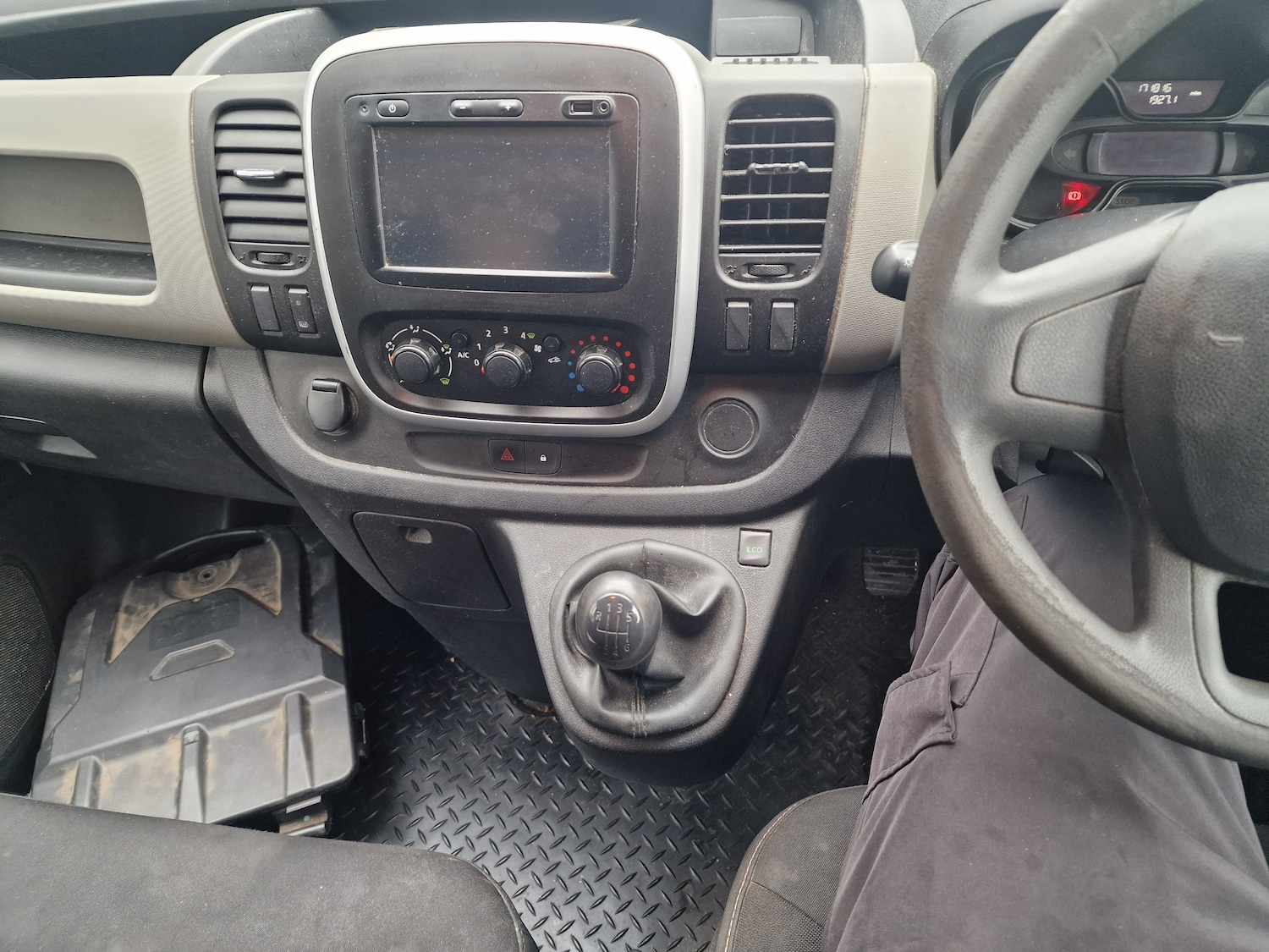 Used Renault Trafic 2017 for sale - 76611322: Photo 11