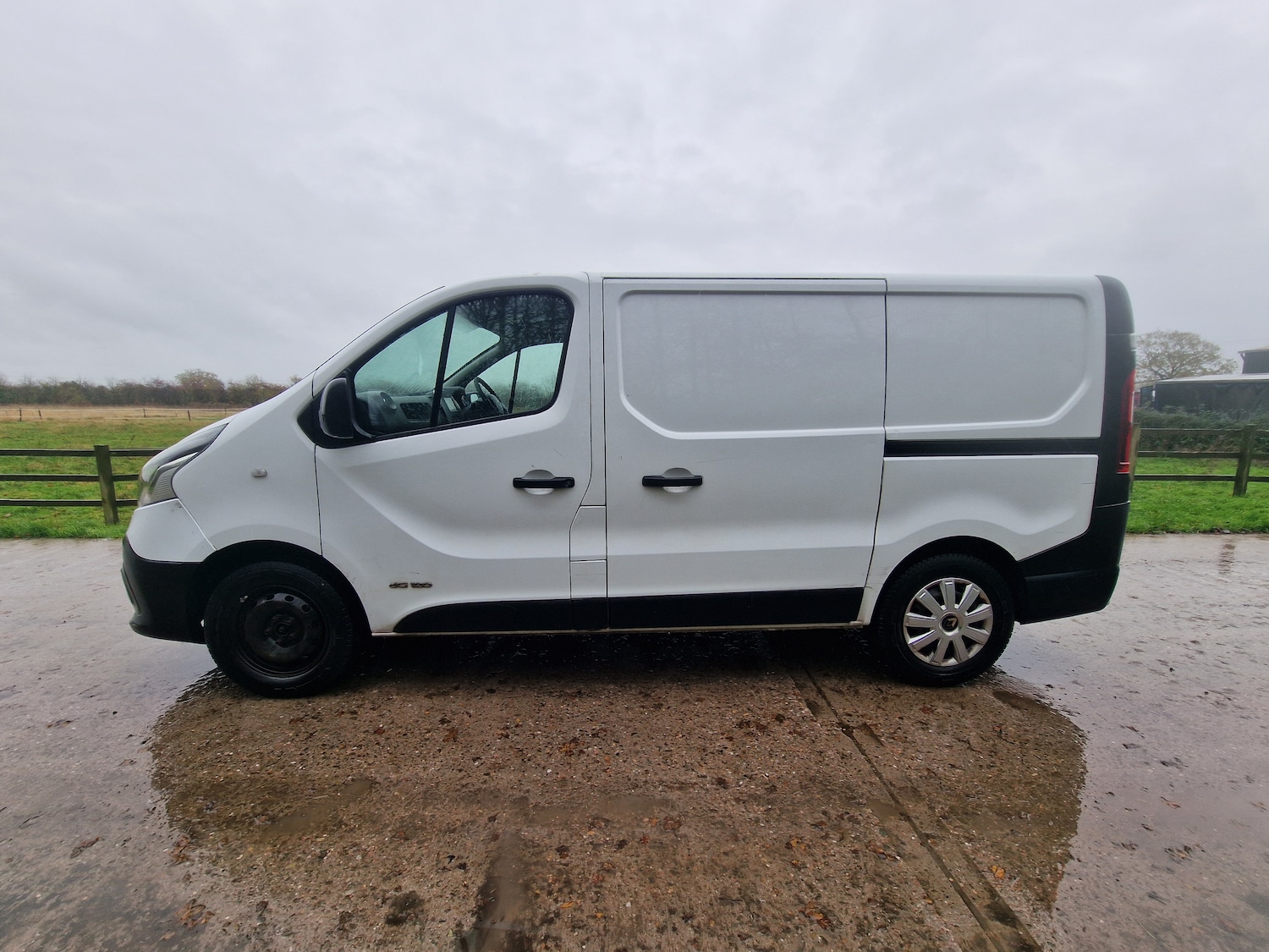 Used Renault Trafic 2017 for sale - 76611322: Photo 9