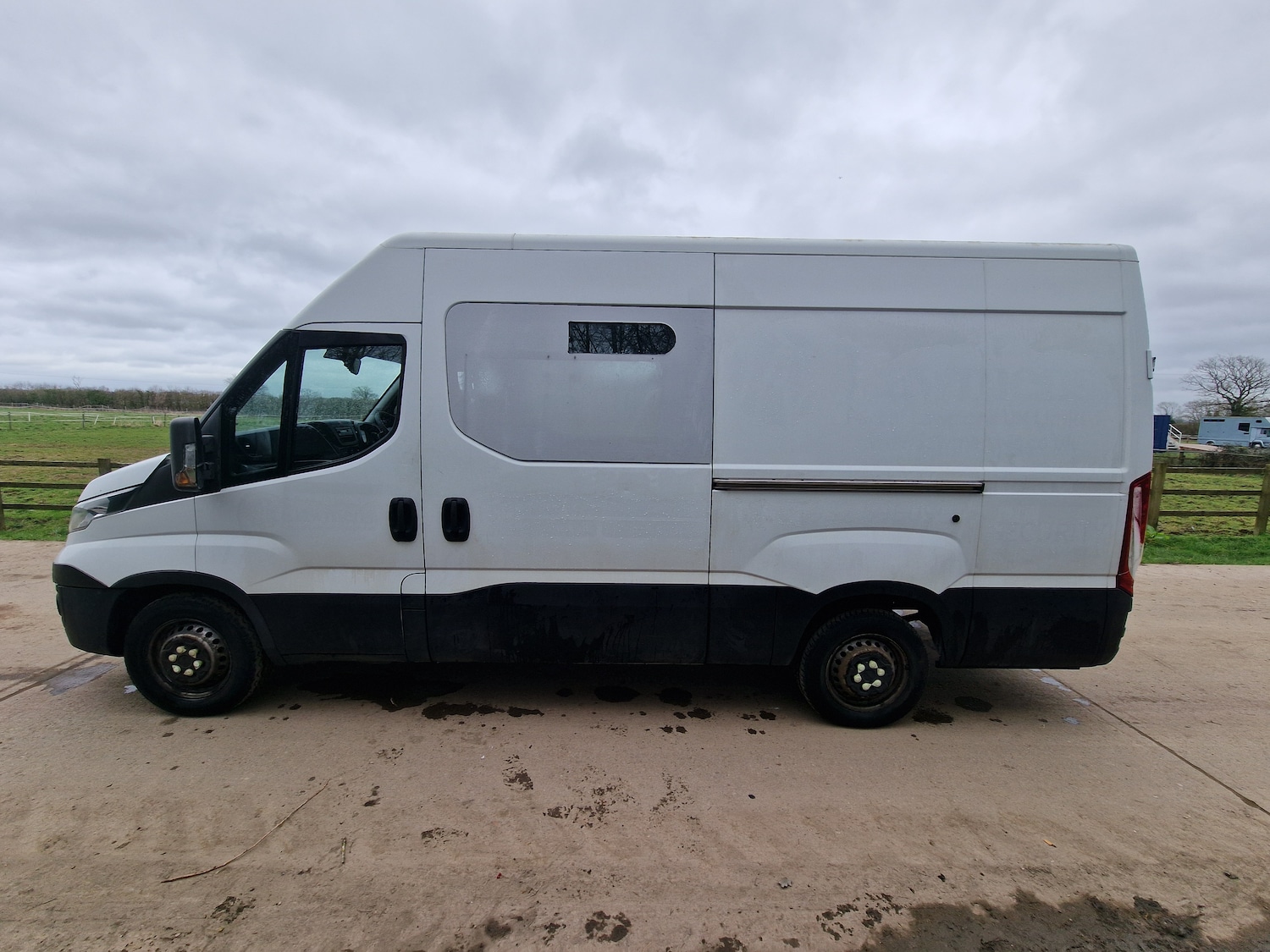 Used Iveco Daily 2015 for sale - 77846406: Photo 9