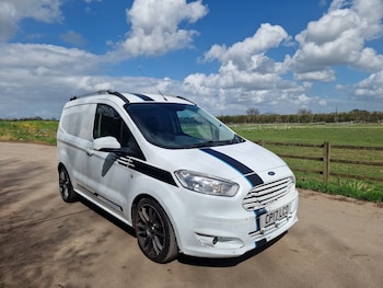Used Ford Transit Courier 2017 for sale - 78236716: Photo