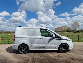 Used Ford Transit Courier 2017 for sale - 78236716: Photo