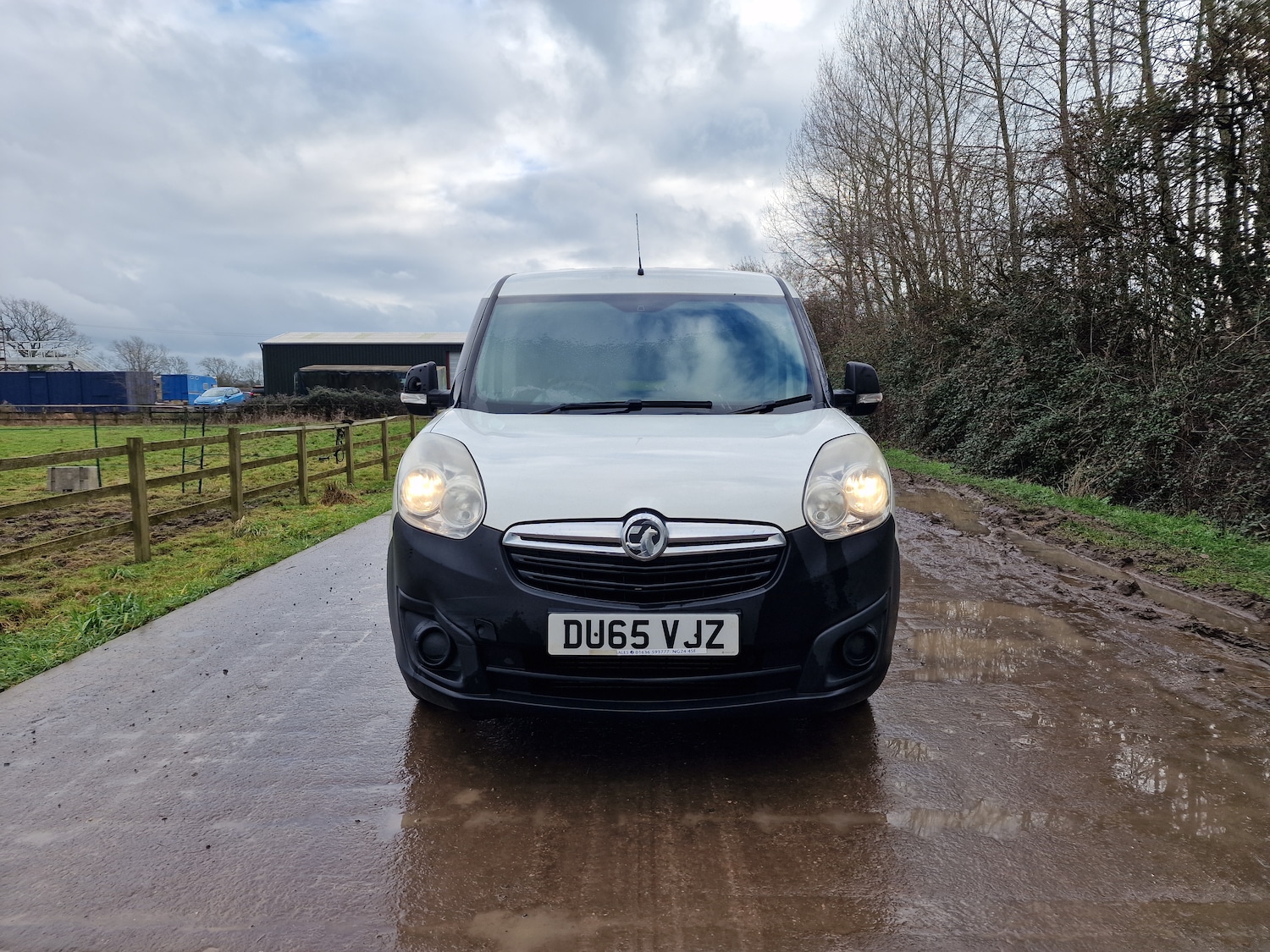 Used Vauxhall Combo 2015 for sale - 77289361: Photo 2