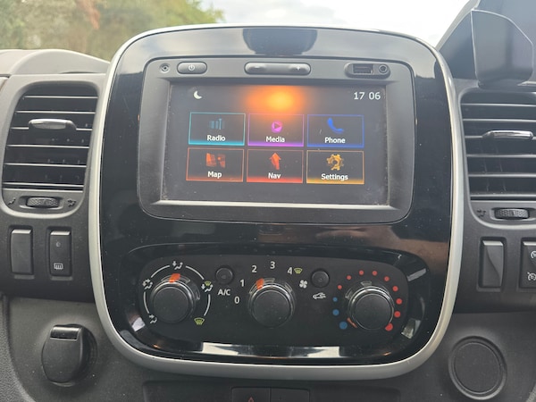 Used Renault Trafic 2017 for sale - 76212151: Photo 13