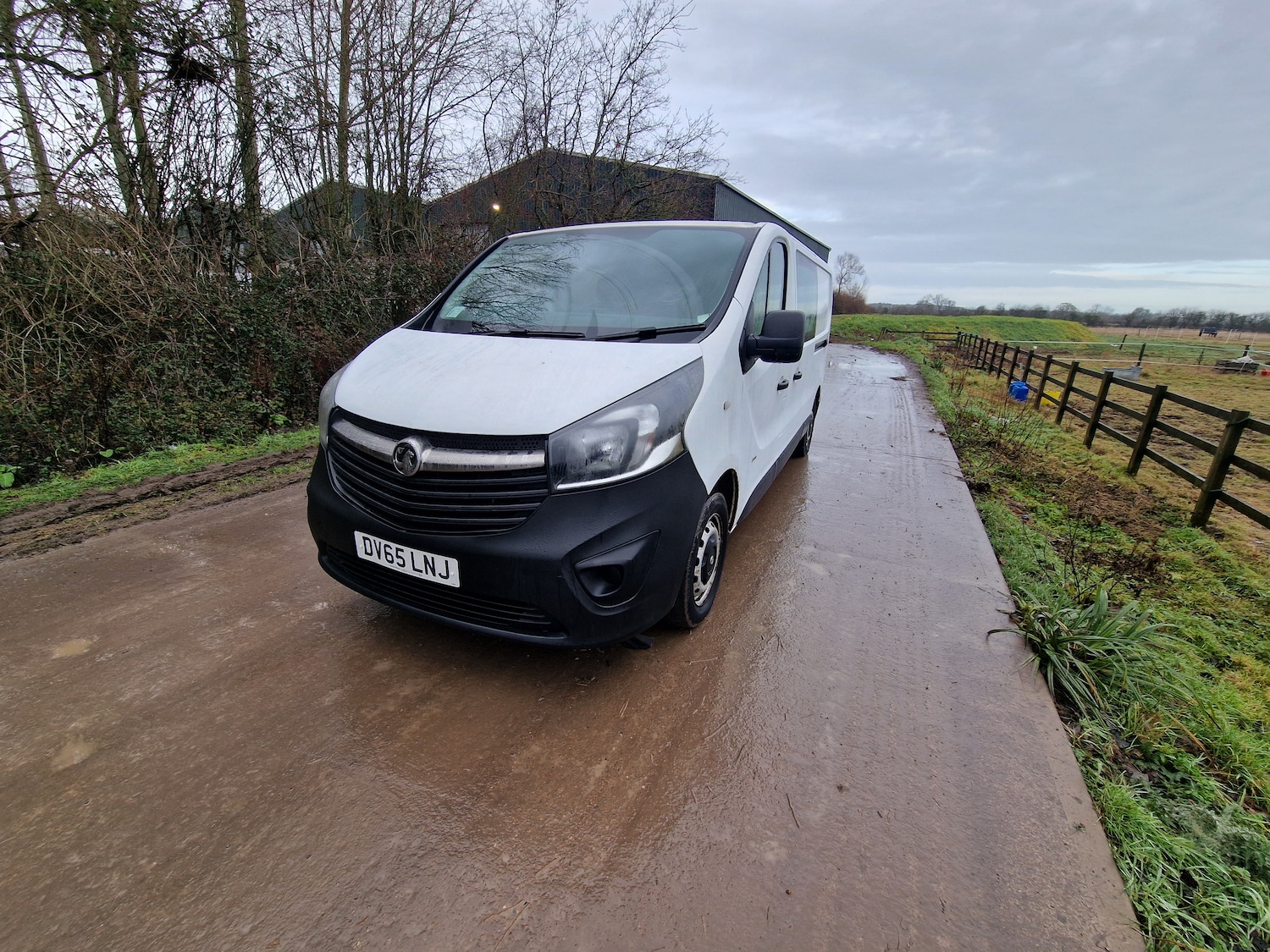 Used Vauxhall Vivaro 2015 for sale - 77210324: Photo 2