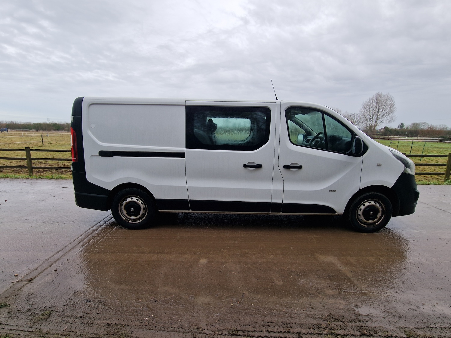 Used Vauxhall Vivaro 2015 for sale - 77210324: Photo 5