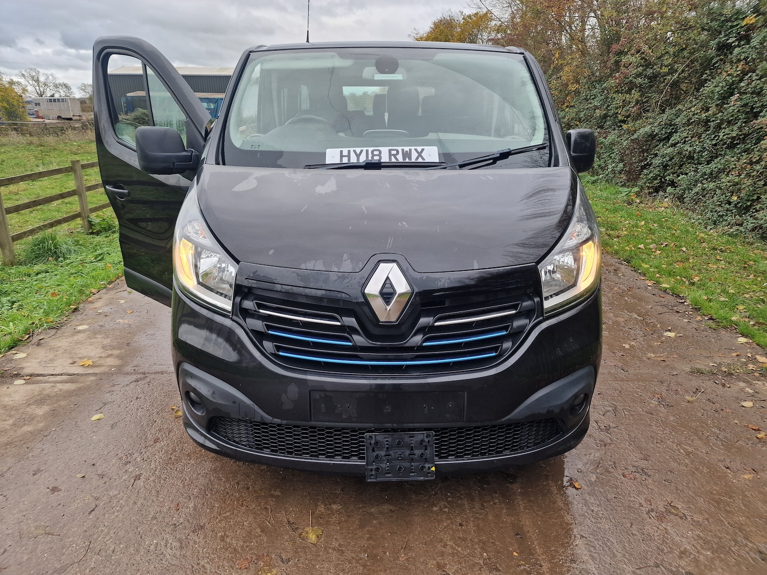Used Renault Trafic 2018 for sale - 76455608: Photo 2