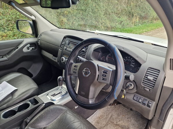 Used Nissan Navara 2014 for sale - 76265740: Photo 15