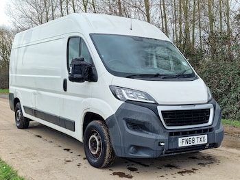 Used Peugeot Boxer 2018 for sale - 77707365: Photo