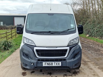 Used Peugeot Boxer 2018 for sale - 77707365: Photo