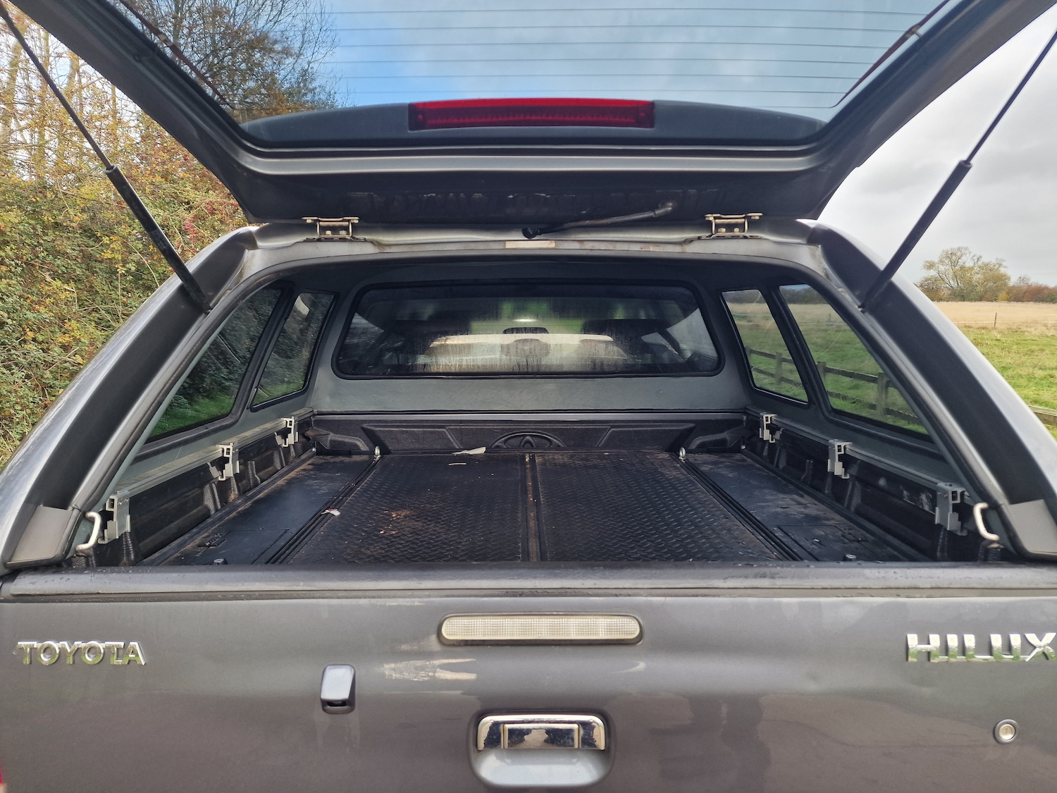 Used Toyota Hilux 2012 for sale - 76517597: Photo 11