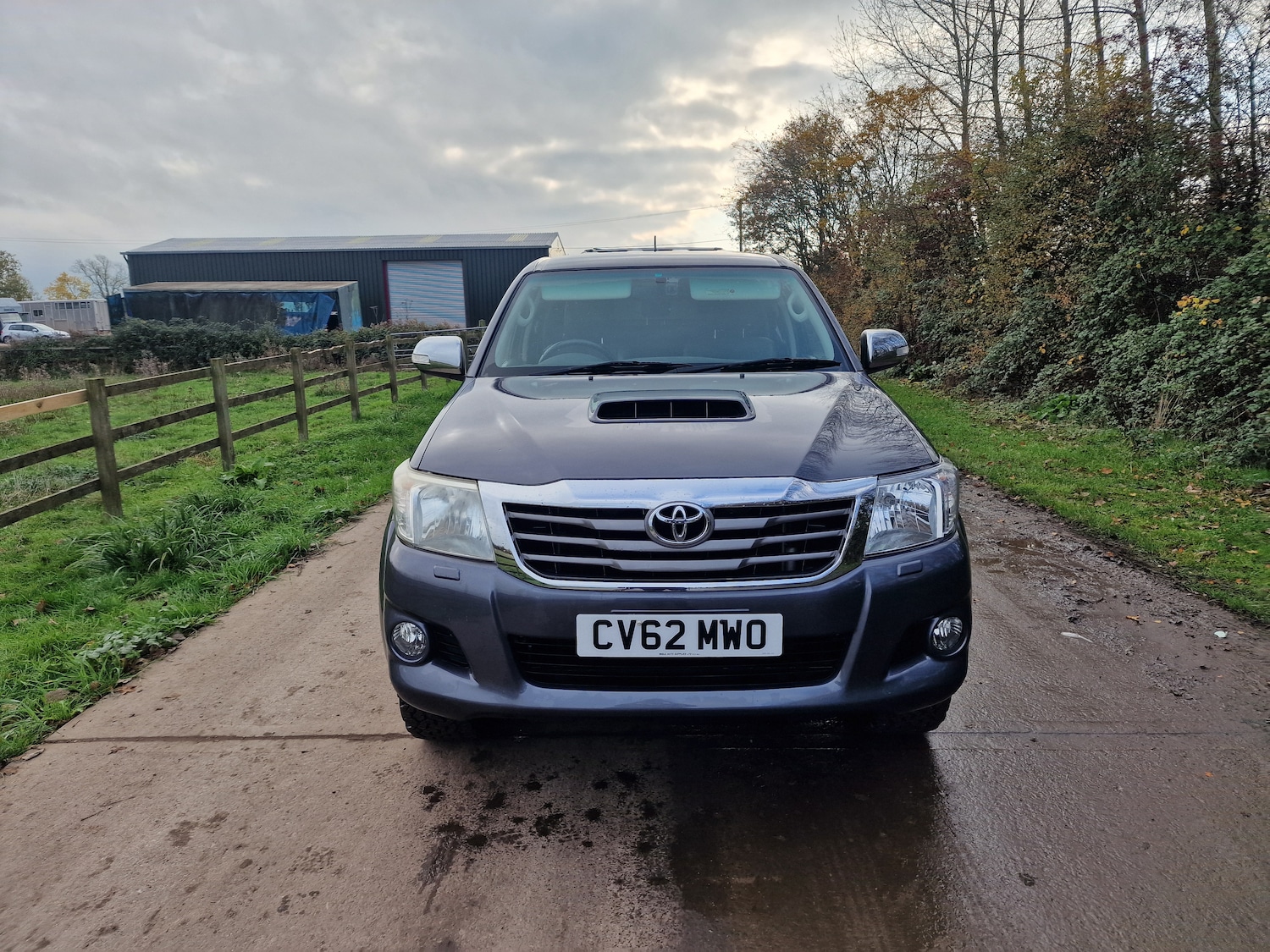Used Toyota Hilux 2012 for sale - 76517597: Photo 2