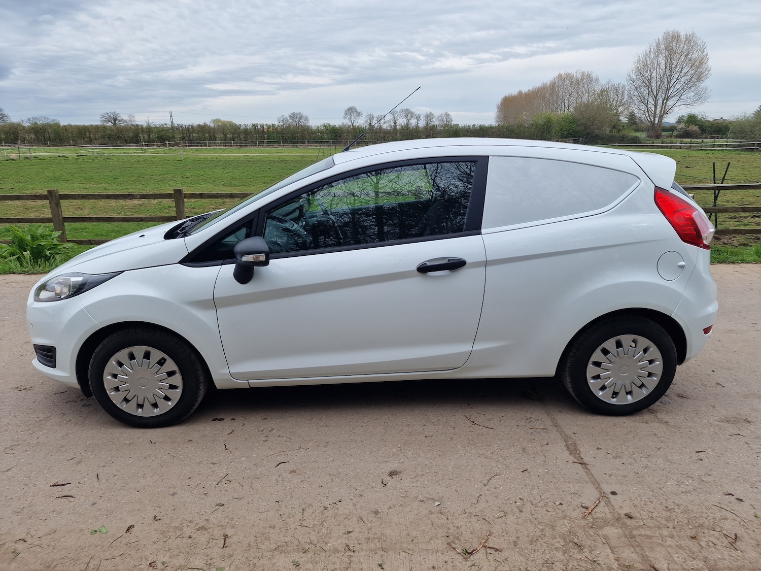 Used Ford Fiesta 2015 for sale - 78179991: Photo 8