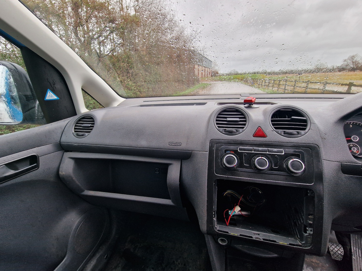 Used Volkswagen Caddy Maxi 2011 for sale - 77289364: Photo 15