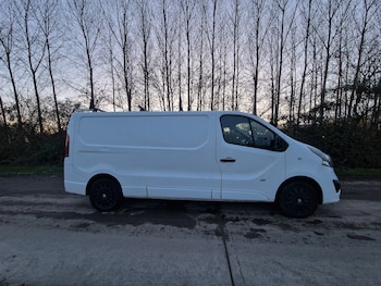 Used Vauxhall Vivaro 2015 for sale - 76692891: Photo