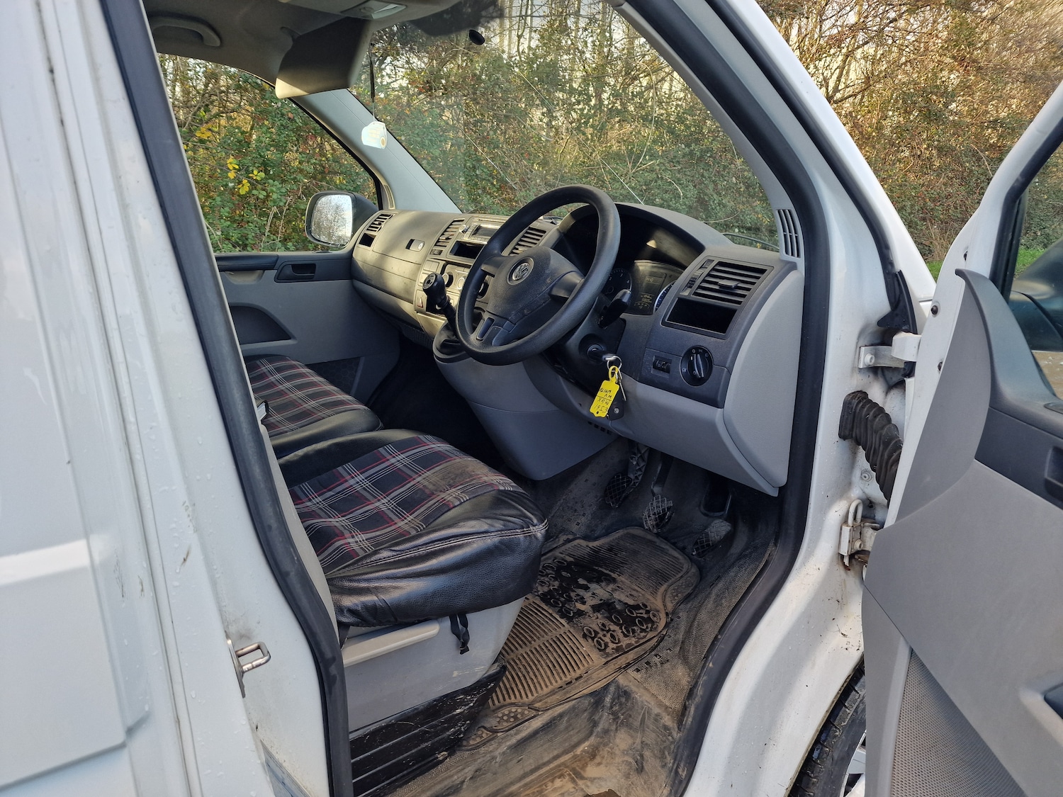 Used Volkswagen Transporter 2011 for sale - 76895299: Photo 13