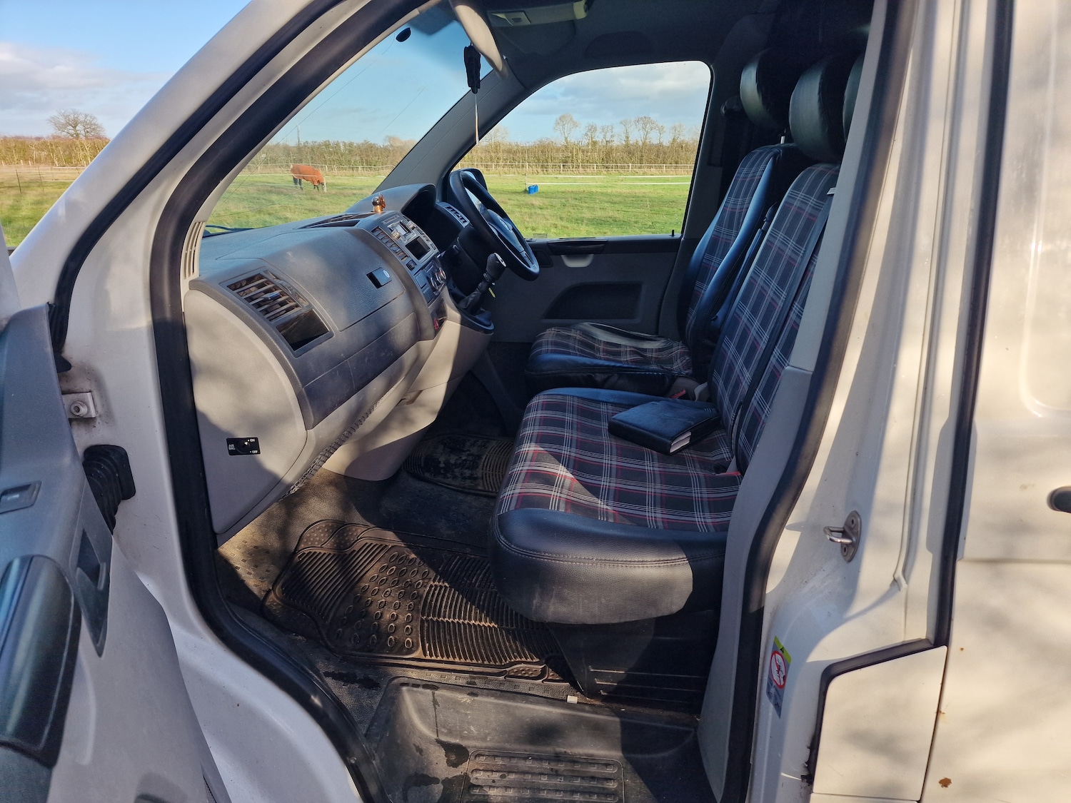 Used Volkswagen Transporter 2011 for sale - 76895299: Photo 14