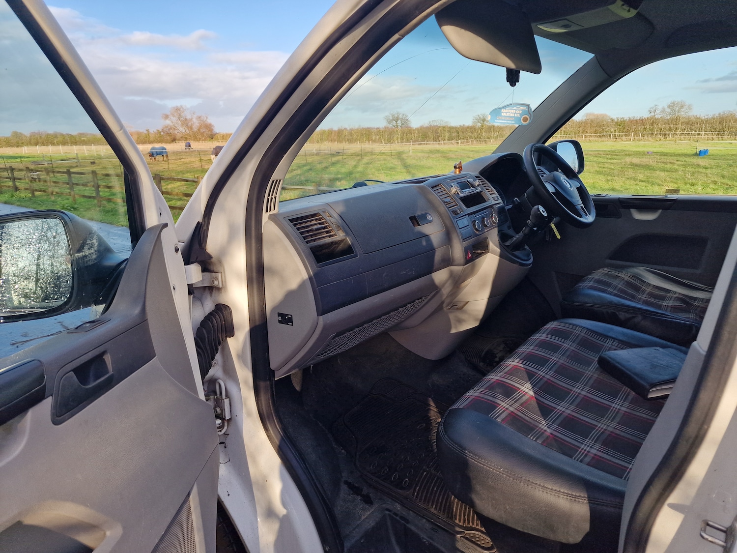 Used Volkswagen Transporter 2011 for sale - 76895299: Photo 16