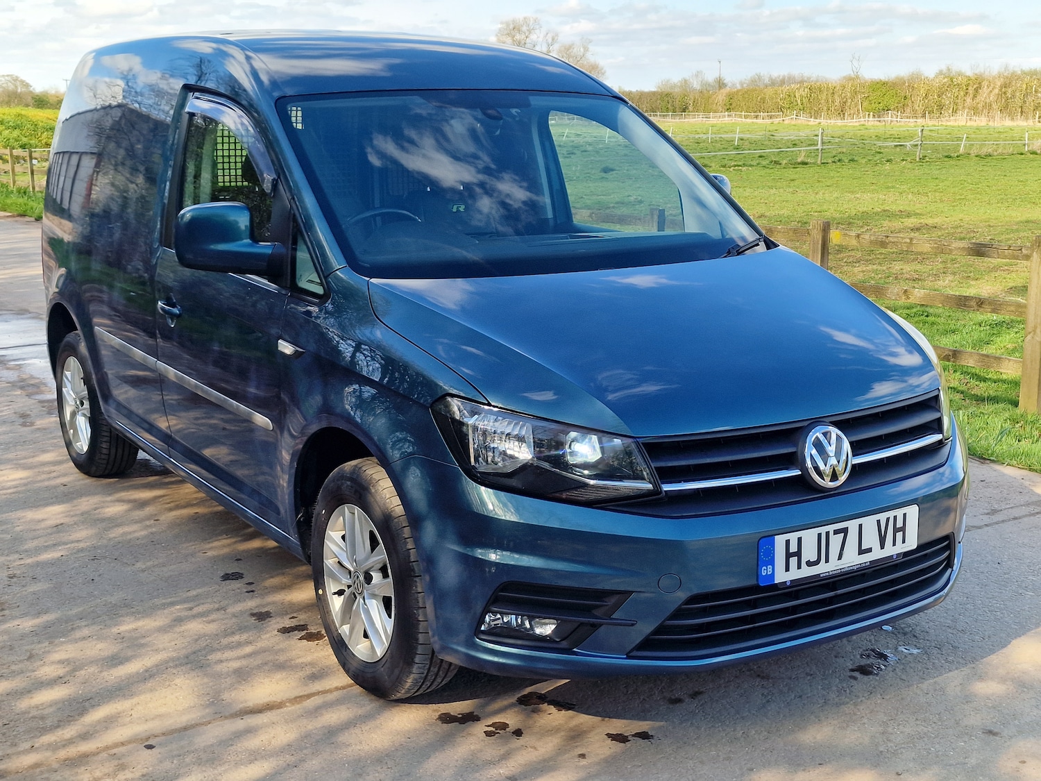Used Volkswagen Caddy 2017 for sale - 78125265: Photo 2