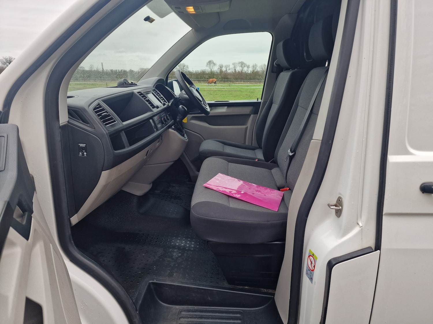 Used Volkswagen Transporter 2017 for sale - 76971618: Photo 20