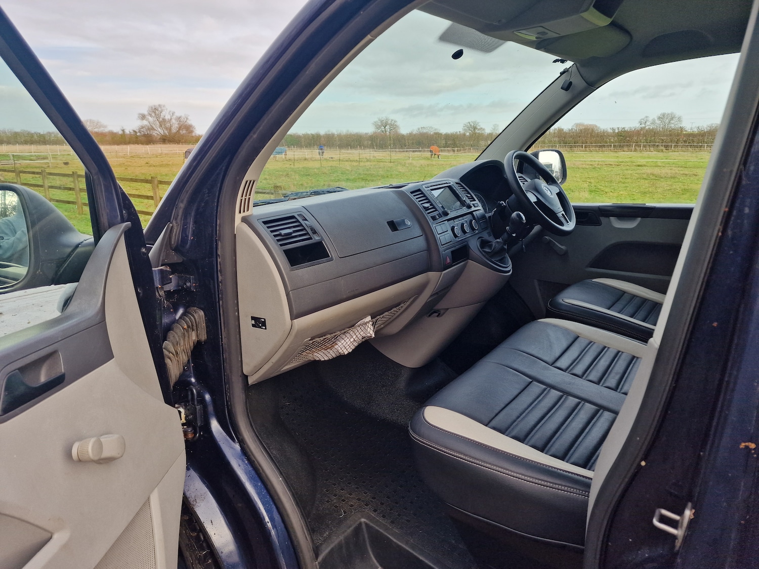 Used Volkswagen Transporter 2011 for sale - 76864071: Photo 19