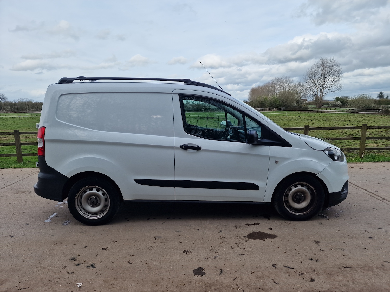 Used Ford Transit Courier 2024 for sale - 78125269: Photo 4