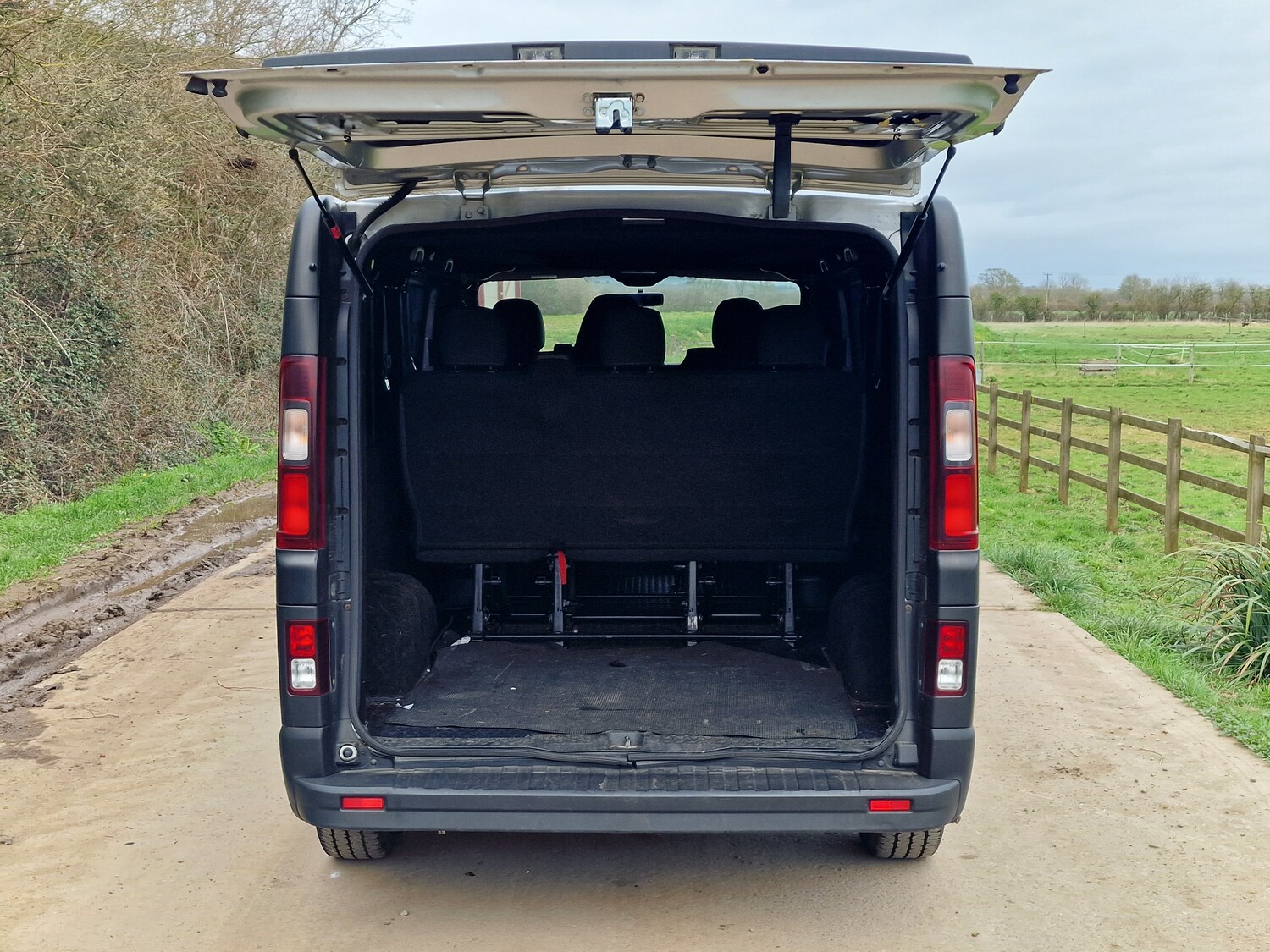 Used Vauxhall Vivaro 2015 for sale - 77872332: Photo 7