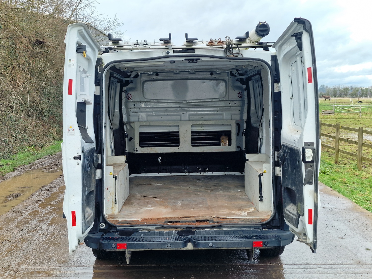 Used Vauxhall Vivaro 2016 for sale - 77631175: Photo 10