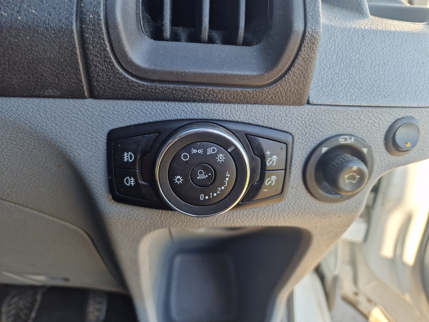 Used Ford Transit 2015 for sale - 77968833: Photo 17