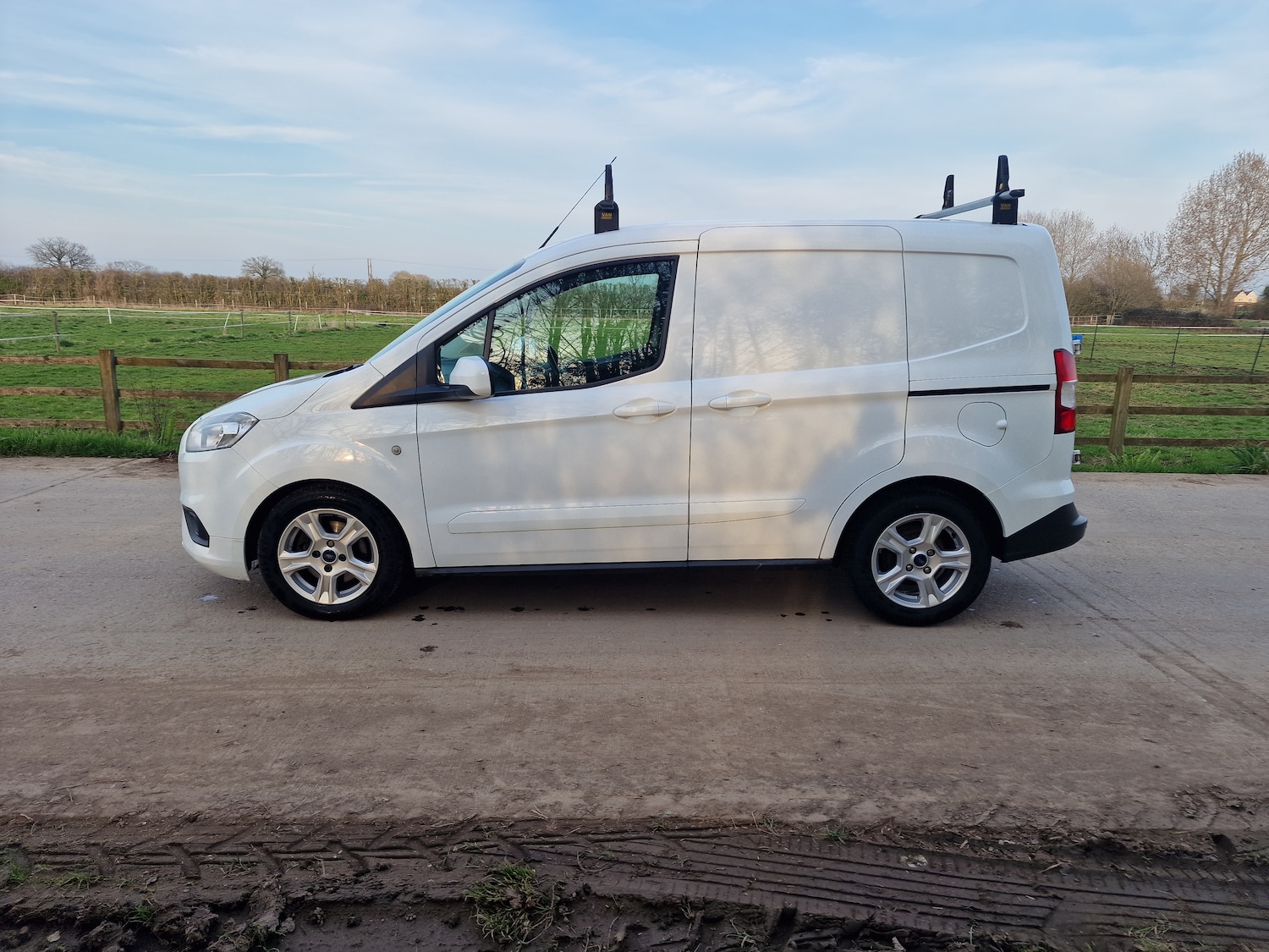 Used Ford Transit Courier 2022 for sale - 77968835: Photo 9