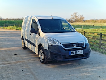 Used Peugeot Partner 2018 for sale - 77750253: Photo