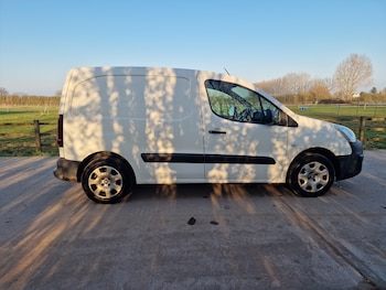 Used Peugeot Partner 2018 for sale - 77750253: Photo