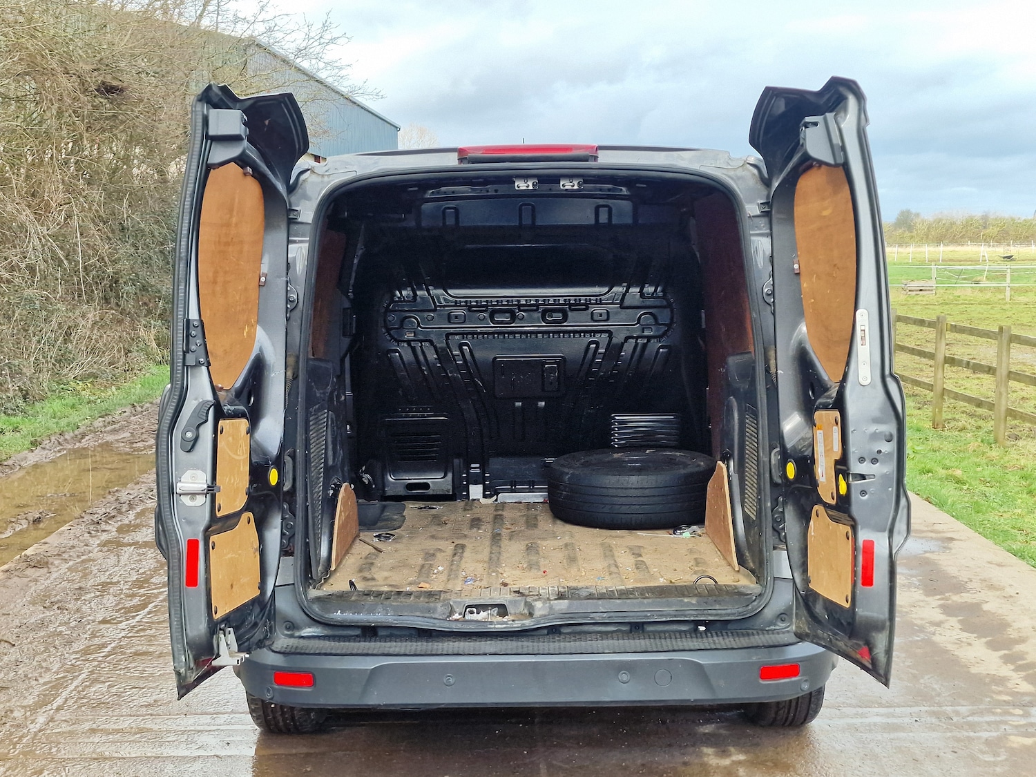 Used Ford Transit Connect 2017 for sale - 77650317: Photo 8