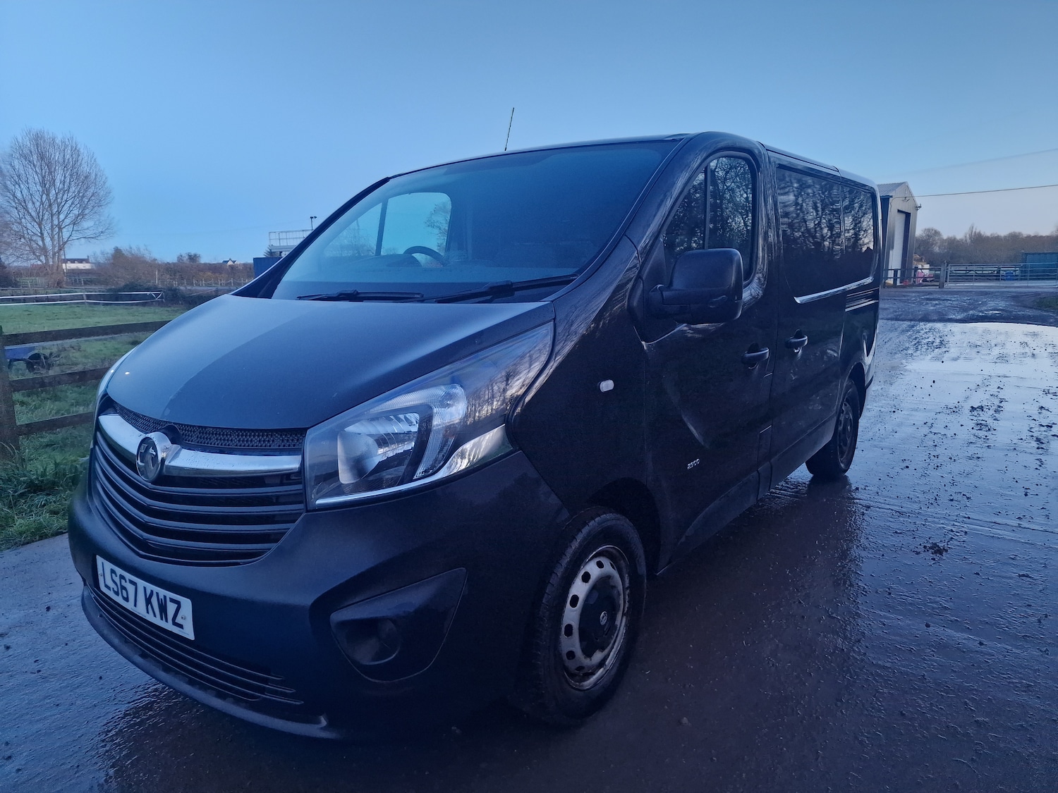 Used Vauxhall Vivaro 2017 for sale - 76808274: Photo 3