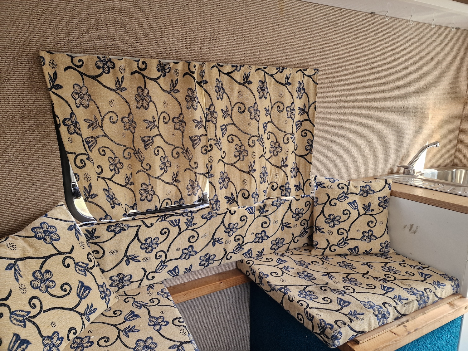 Used Bedford Camper 1989 for sale - 78106416: Photo 9