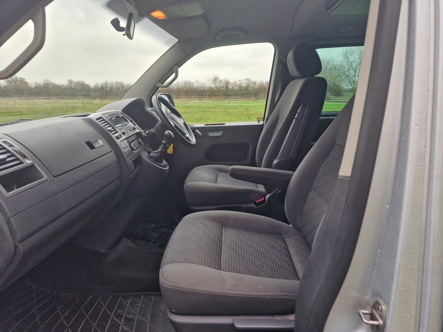 Used Volkswagen Caravelle 2012 for sale - 76692892: Photo 12