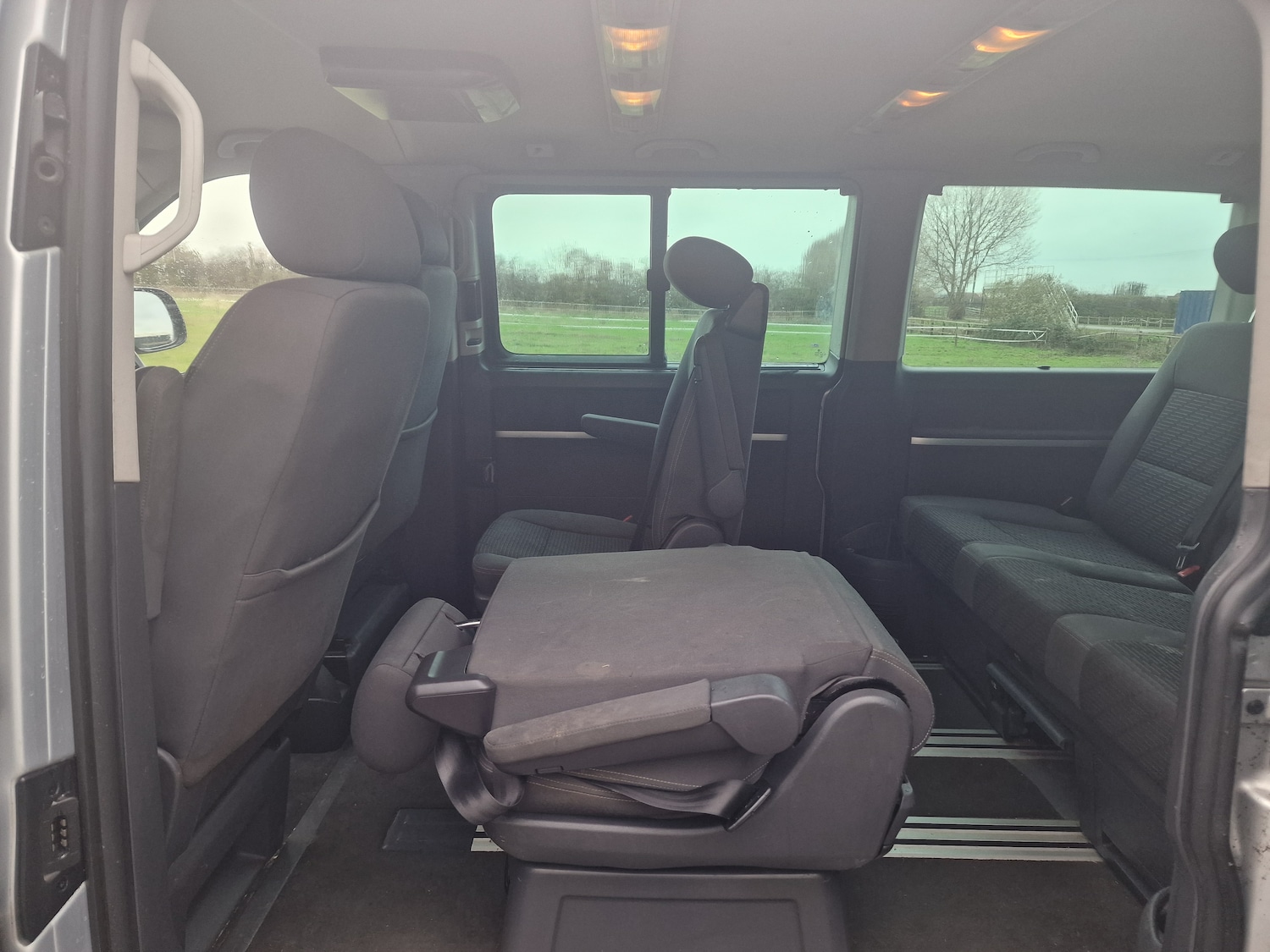 Used Volkswagen Caravelle 2012 for sale - 76692892: Photo 18