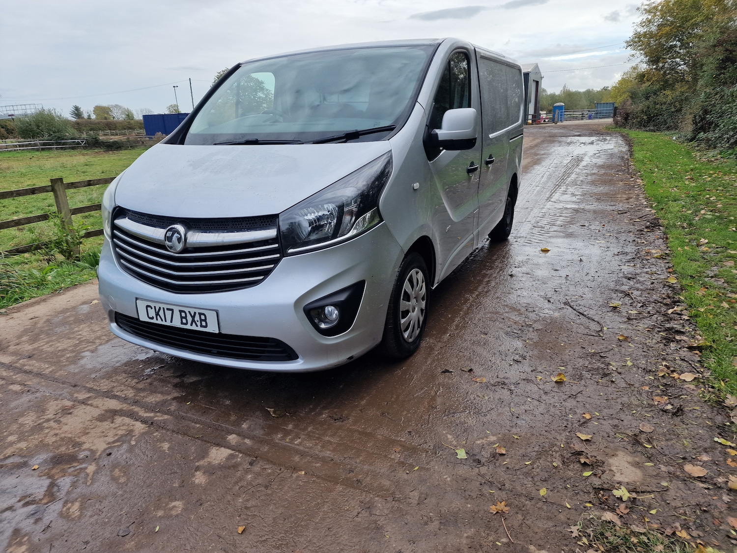 Used Vauxhall Vivaro 2017 for sale - 76415641: Photo 1
