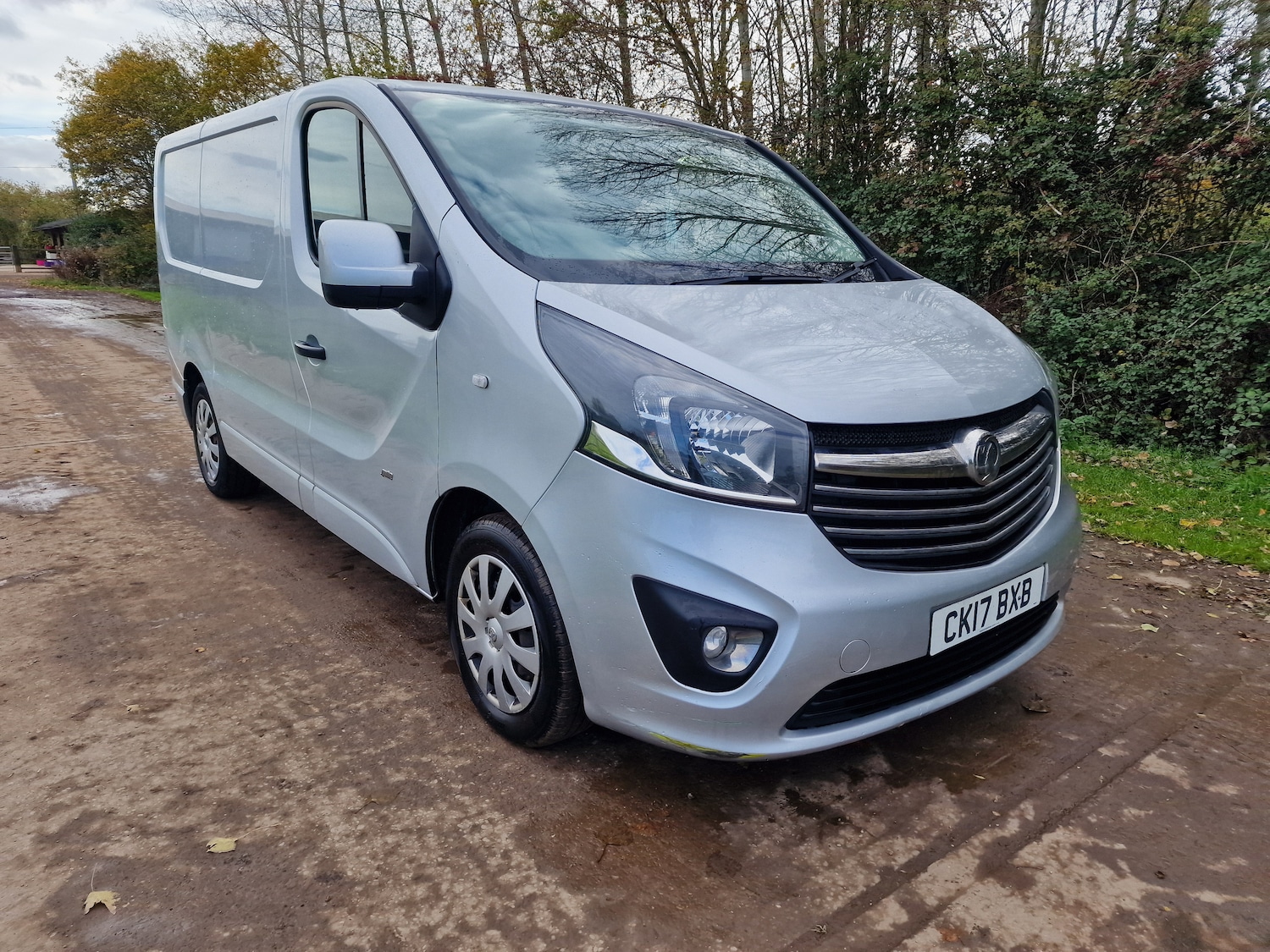 Used Vauxhall Vivaro 2017 for sale - 76415641: Photo 2