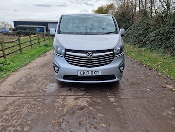 Used Vauxhall Vivaro 2017 for sale - 76415641: Photo