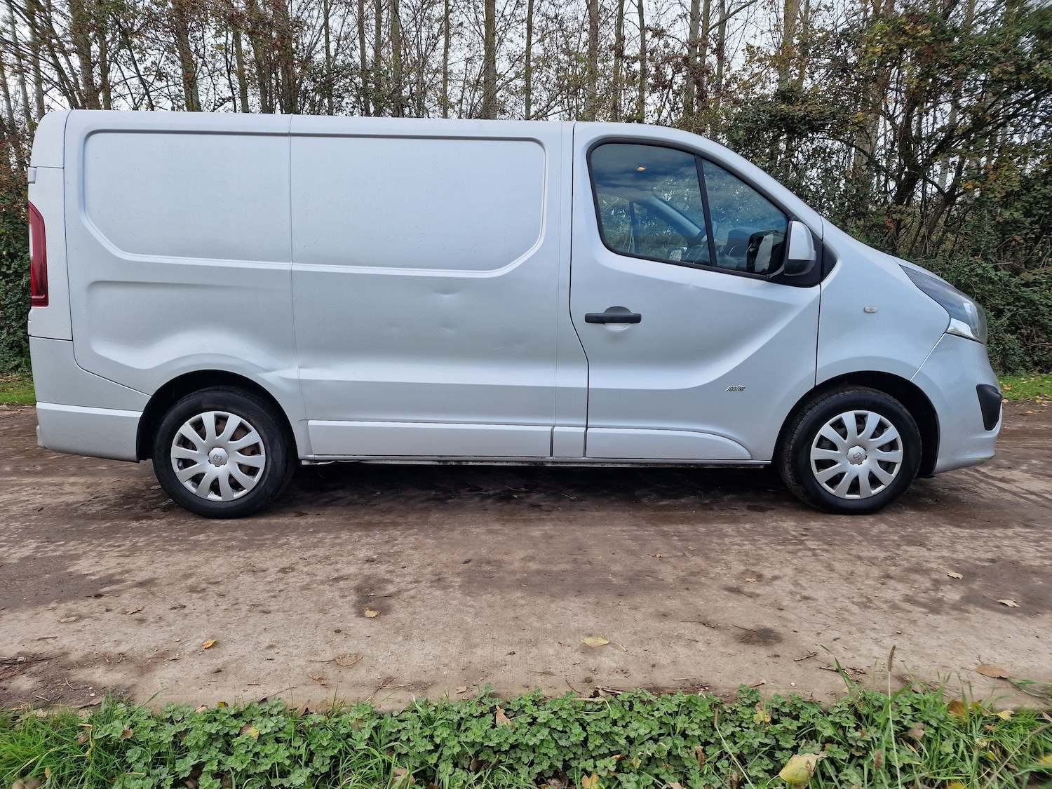 Used Vauxhall Vivaro 2017 for sale - 76415641: Photo 4