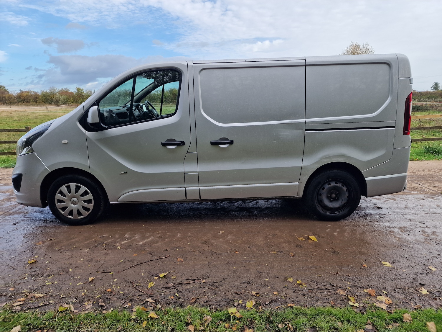 Used Vauxhall Vivaro 2017 for sale - 76415641: Photo 9