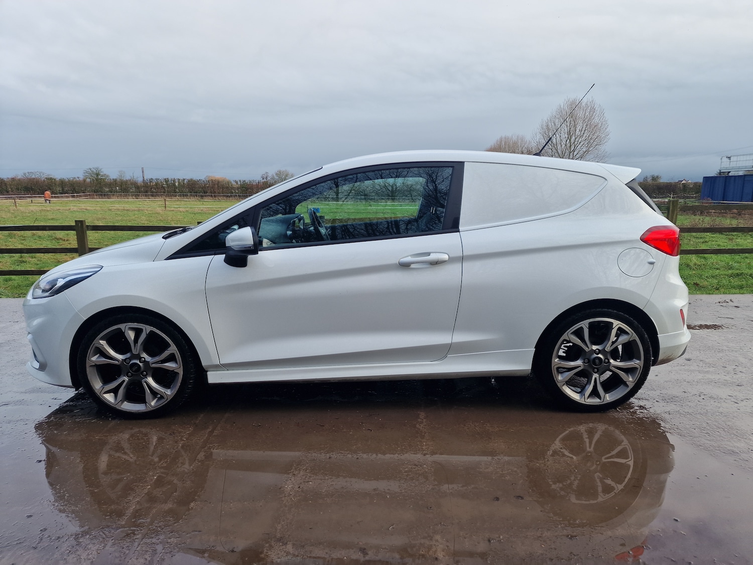 Used Ford Fiesta 2019 for sale - 76921561: Photo 9