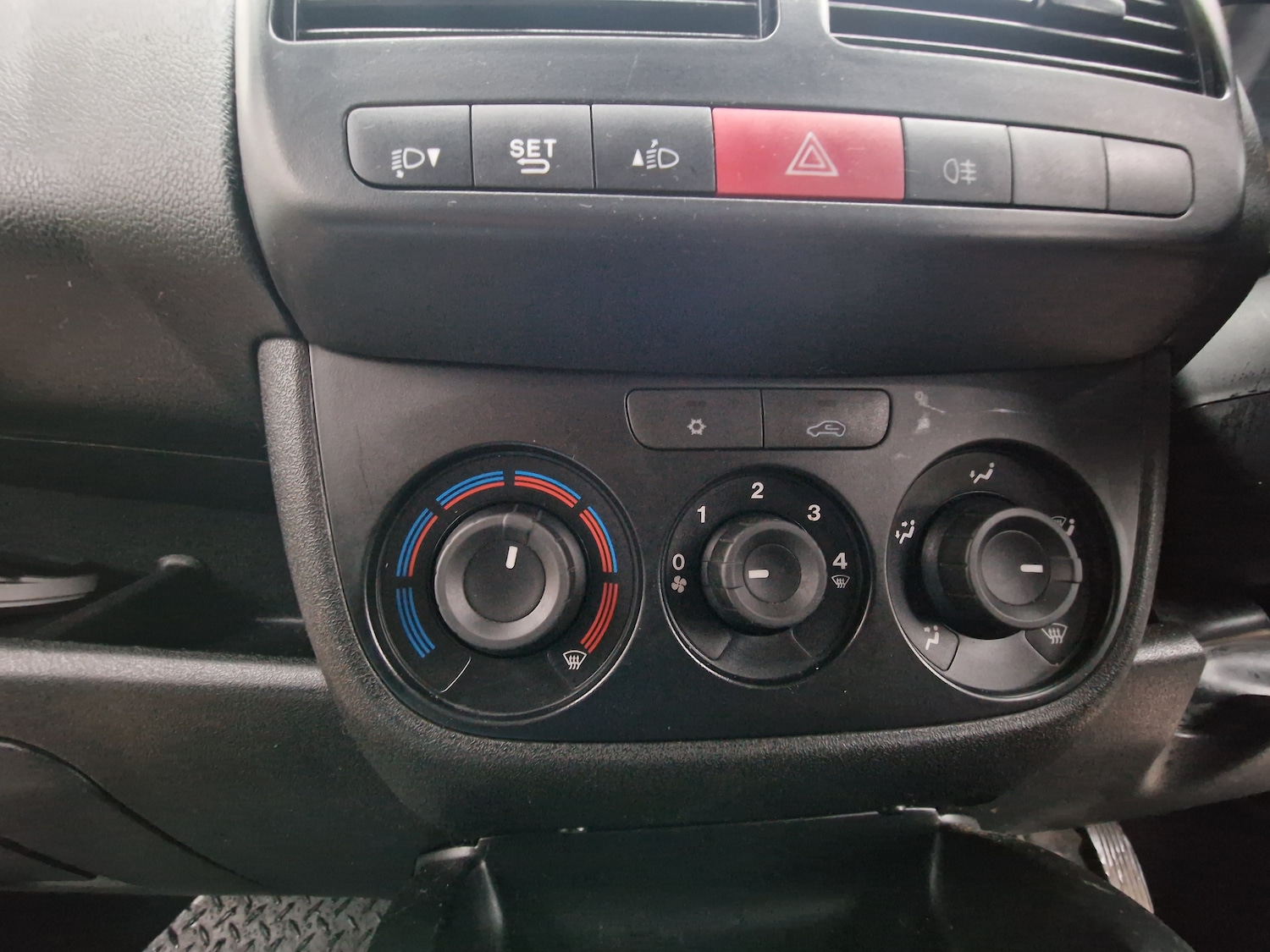 Used Vauxhall Combo 2017 for sale - 77277558: Photo 17