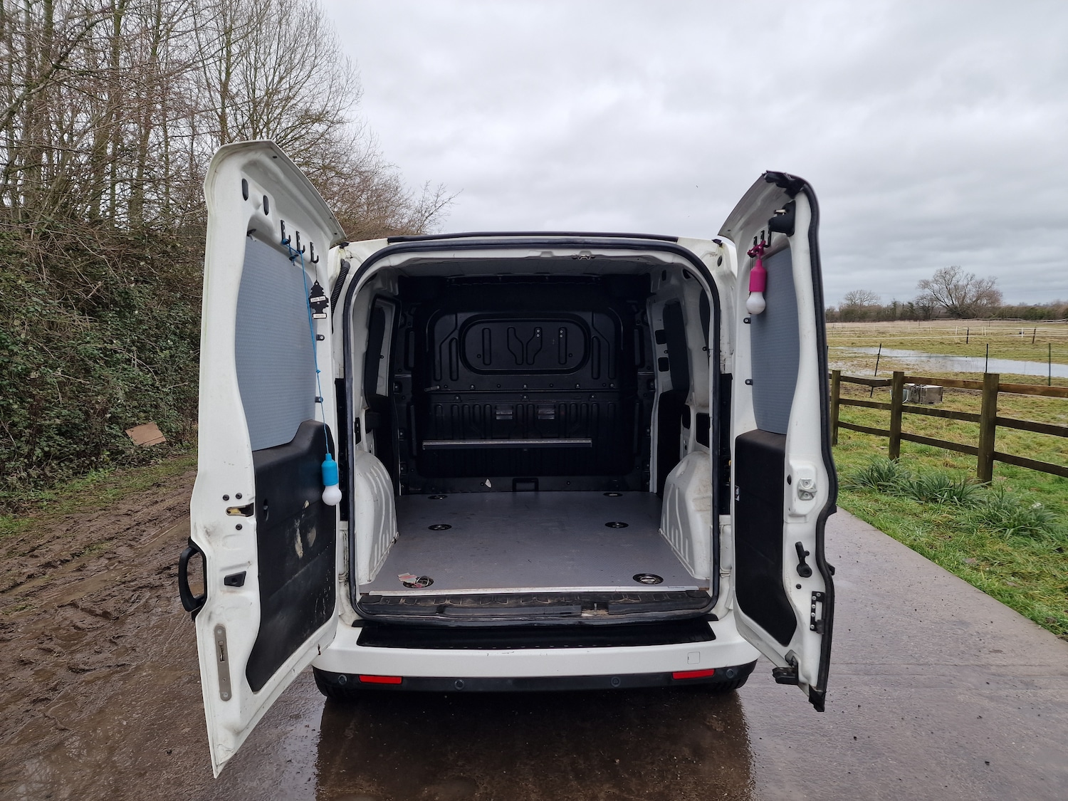 Used Vauxhall Combo 2017 for sale - 77277558: Photo 9