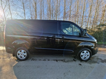Used Ford Transit Custom 2015 for sale - 76663132: Photo