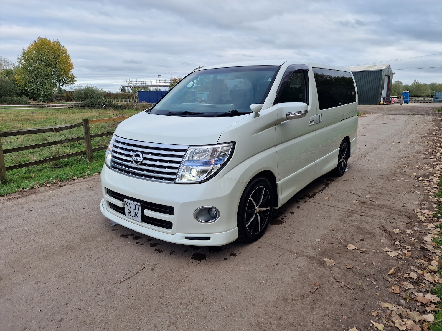 Used Nissan Elgrand 2021 for sale - 76694122: Photo 1