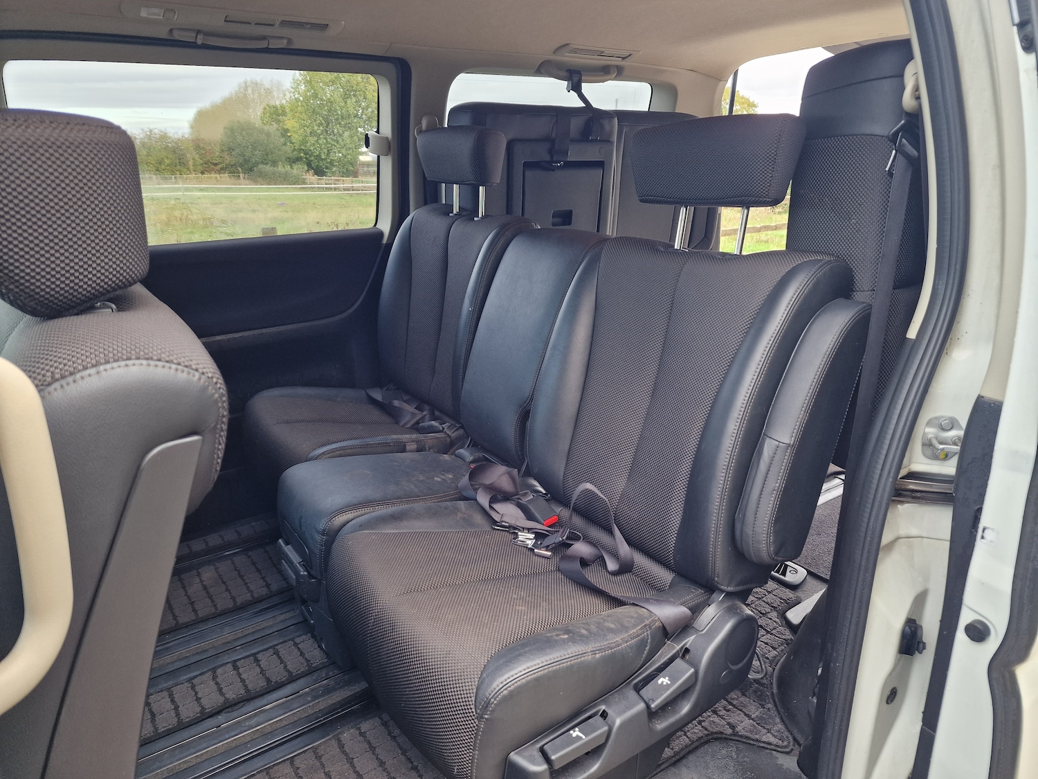 Used Nissan Elgrand 2021 for sale - 76694122: Photo 13