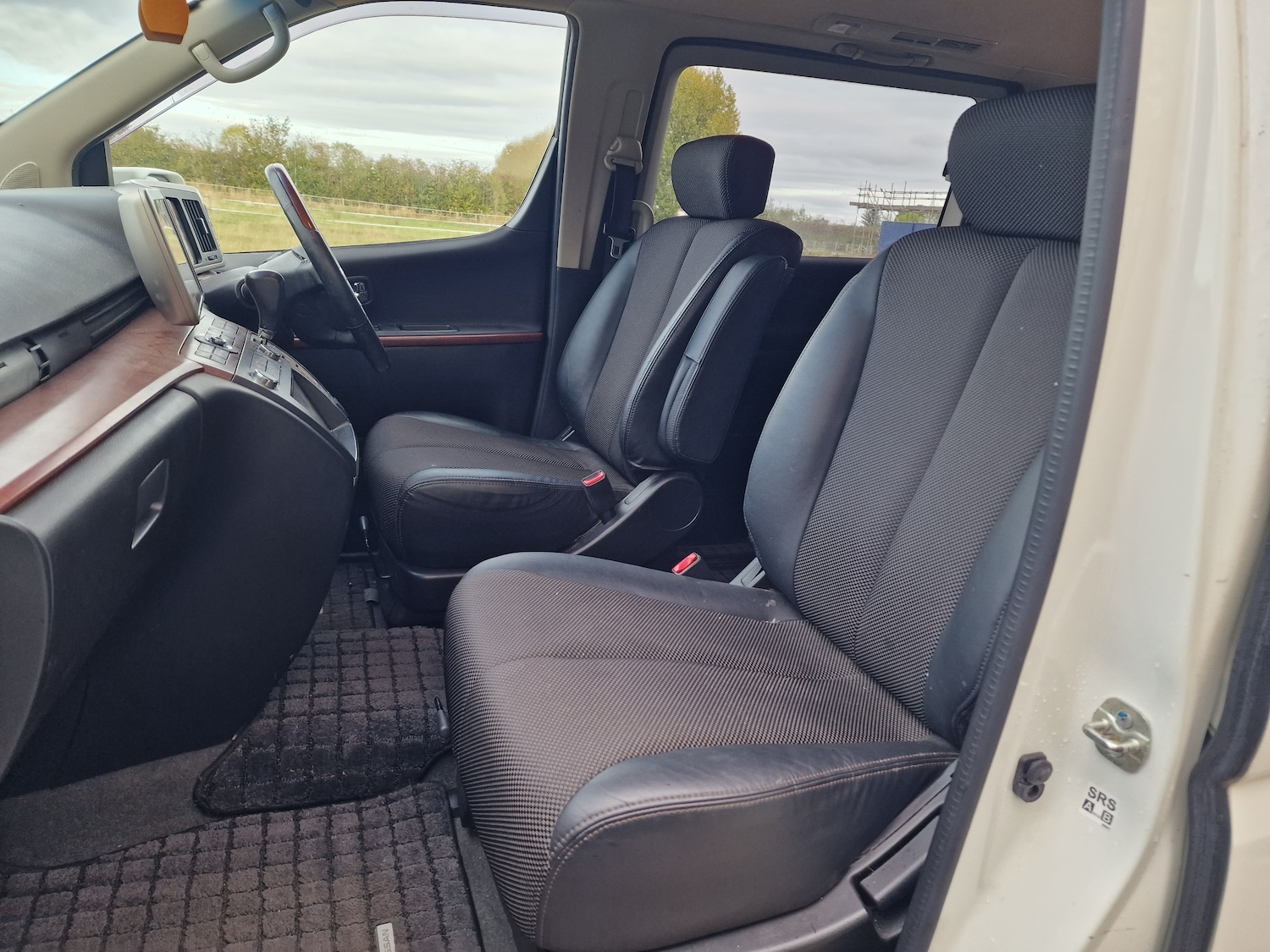 Used Nissan Elgrand 2021 for sale - 76694122: Photo 17